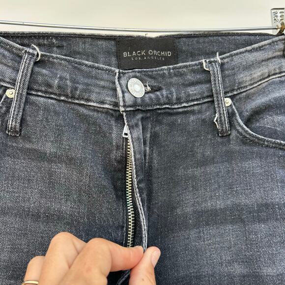 Black Orchid Cindy Slant Fray Jeans Blackstone Charcoal Raw Hem Crop 26 - Picture 13 of 14